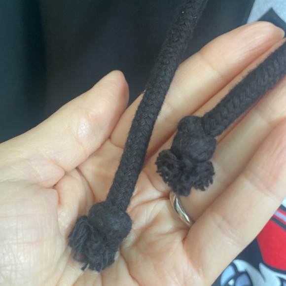 Boys Mitchell and Ness Black Raptors Hoodie in XL - Picture 10 of 12